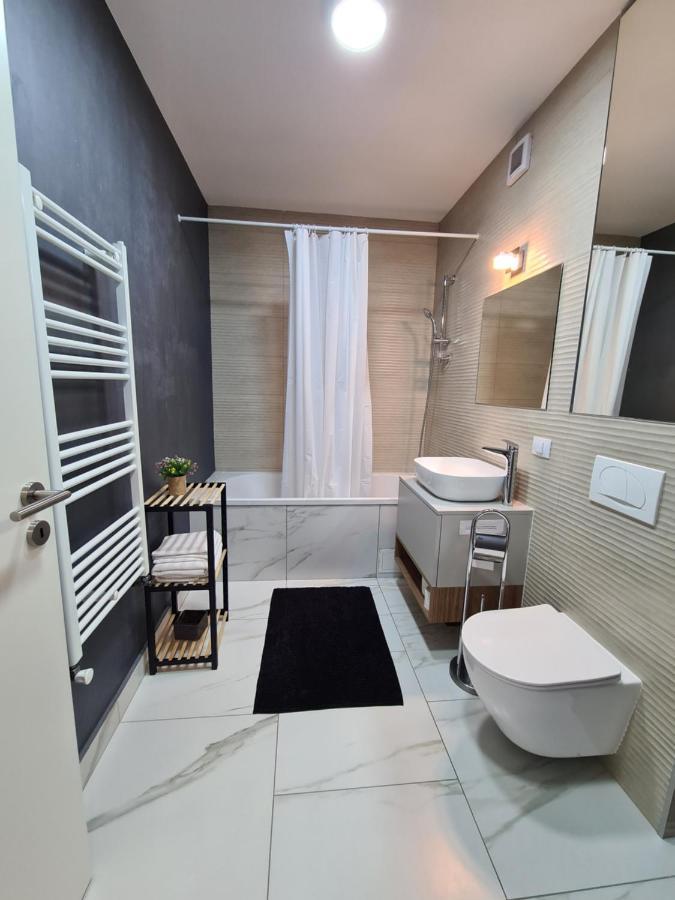 Studio Red Apartment Брашов Екстериор снимка