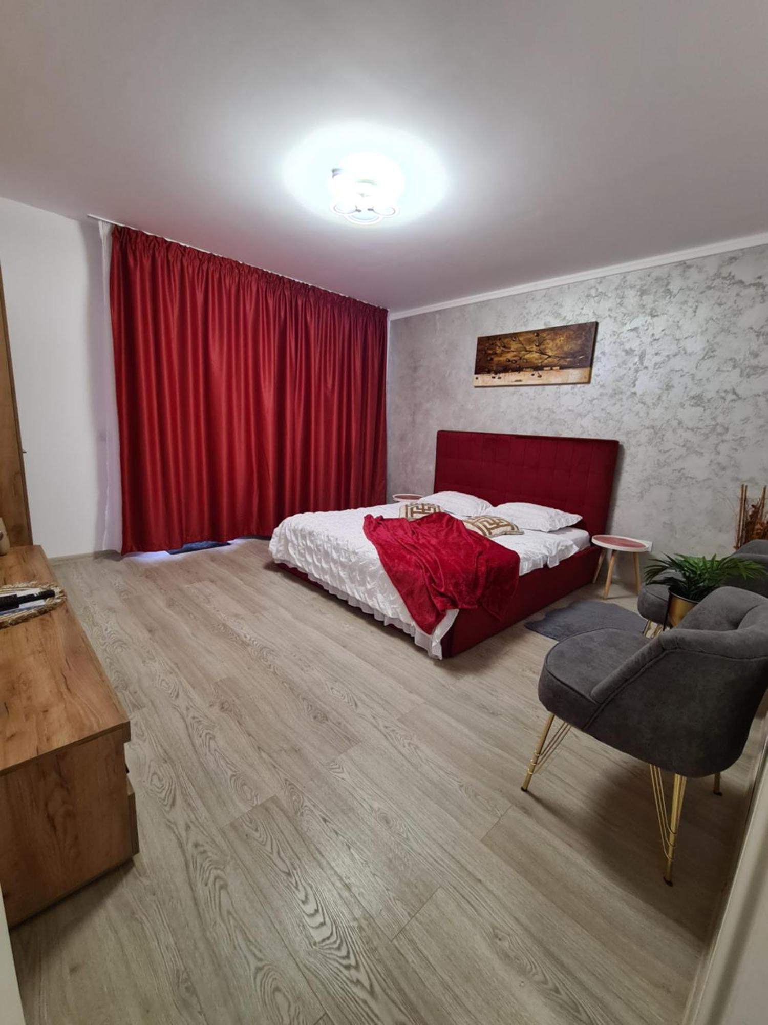 Studio Red Apartment Брашов Екстериор снимка