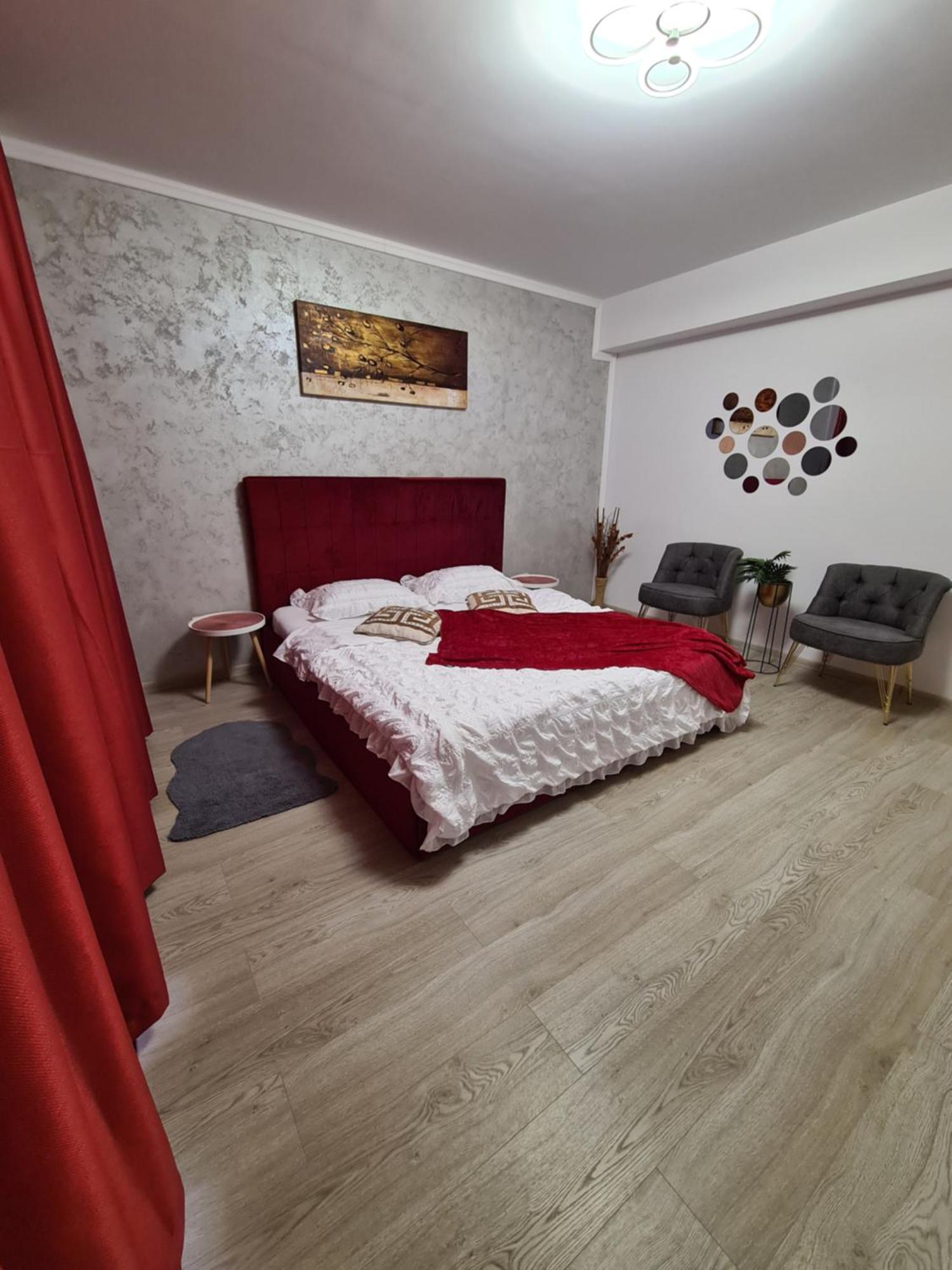 Studio Red Apartment Брашов Екстериор снимка