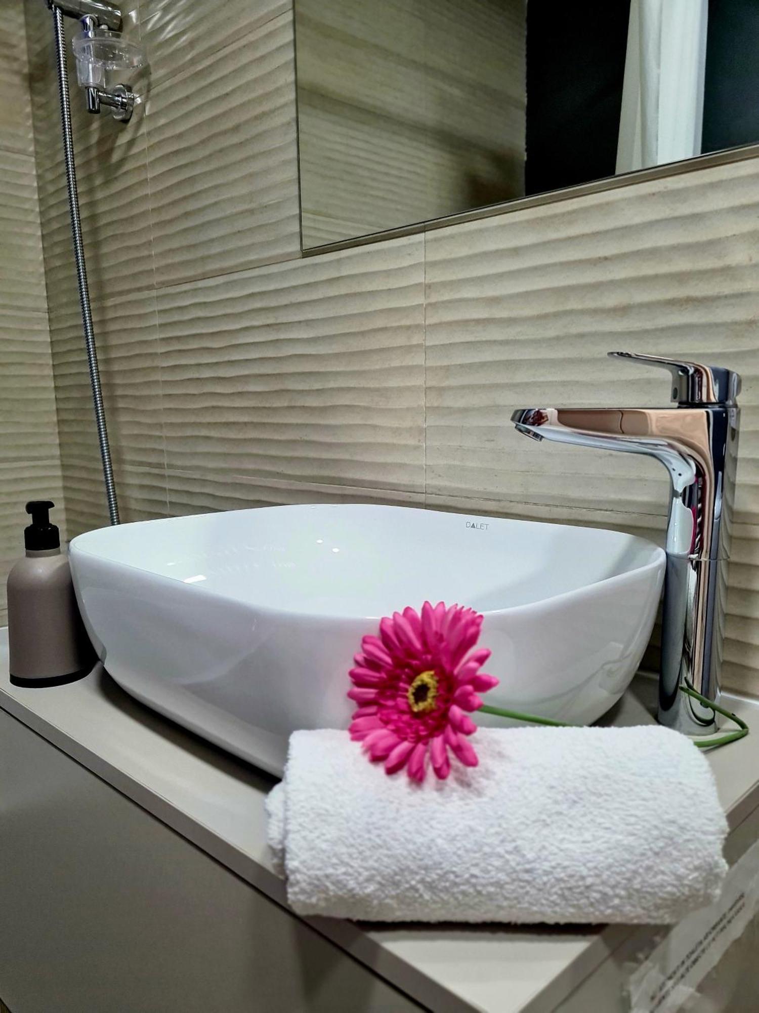 Studio Red Apartment Брашов Екстериор снимка
